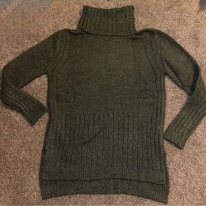 Elegant Forest Green Turtleneck Sweater